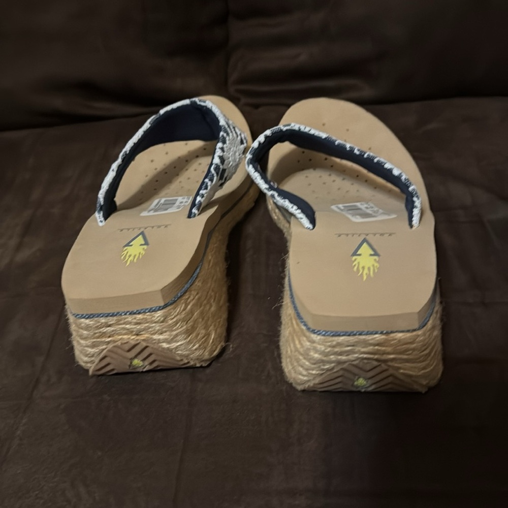 *NWT Volatile, size 8, blue and white - Picture 3 of 8